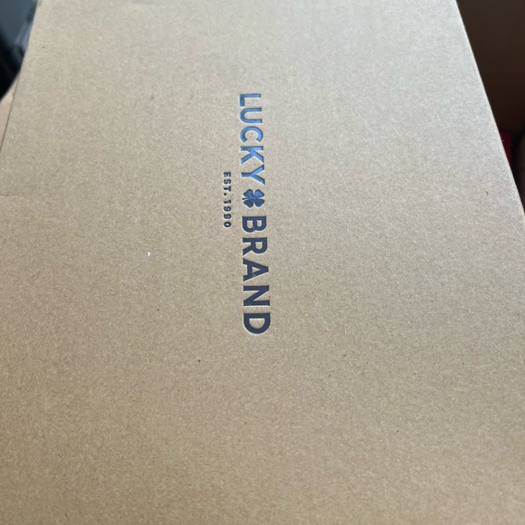 LUCKY BRAND ☘️ ANKLE BOOTS! Size 7 they are suede and taupe in color! - Picture 3 of 7